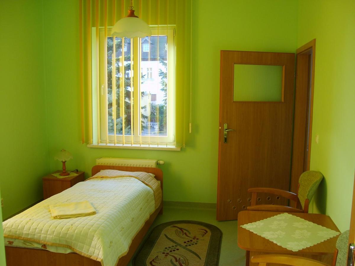 Dom Zdrojowy Aparthotel Jelenia Gora Exterior photo